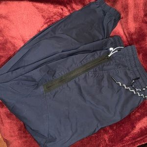 Mens AE Reflective Joggers Like New
